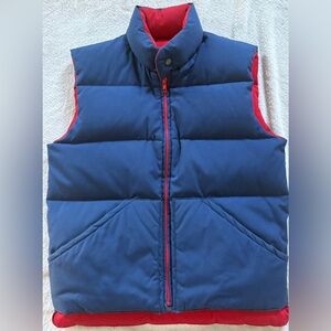 Vintage CabinCore Men's Marshal Fields Blue and Red Reversible Puffer Vest (S)